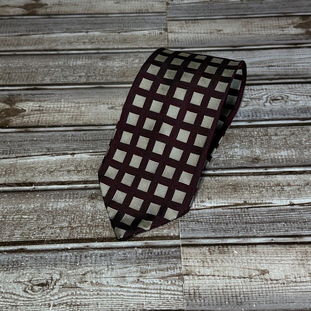 Hickey Freeman Necktie Mens OS Burgundy Silver Geometric Hand Folded Silk USA